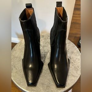Alias Mae western bootie size 36